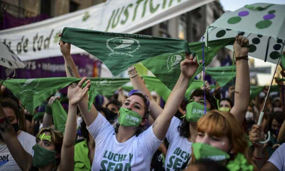 Entra en vigencia ley que legaliza el aborto en Argentina