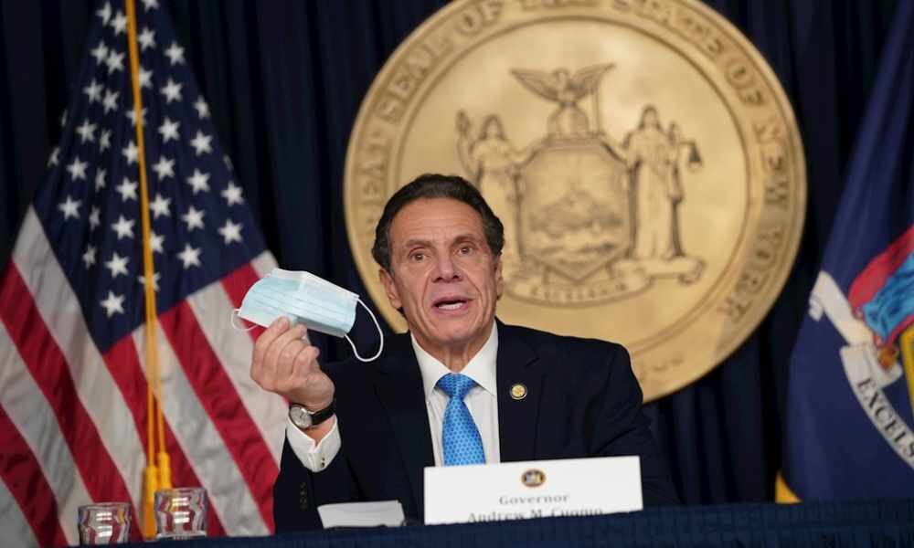 Gobernador de NY no se vacunará hasta que minorías negras tengan acceso