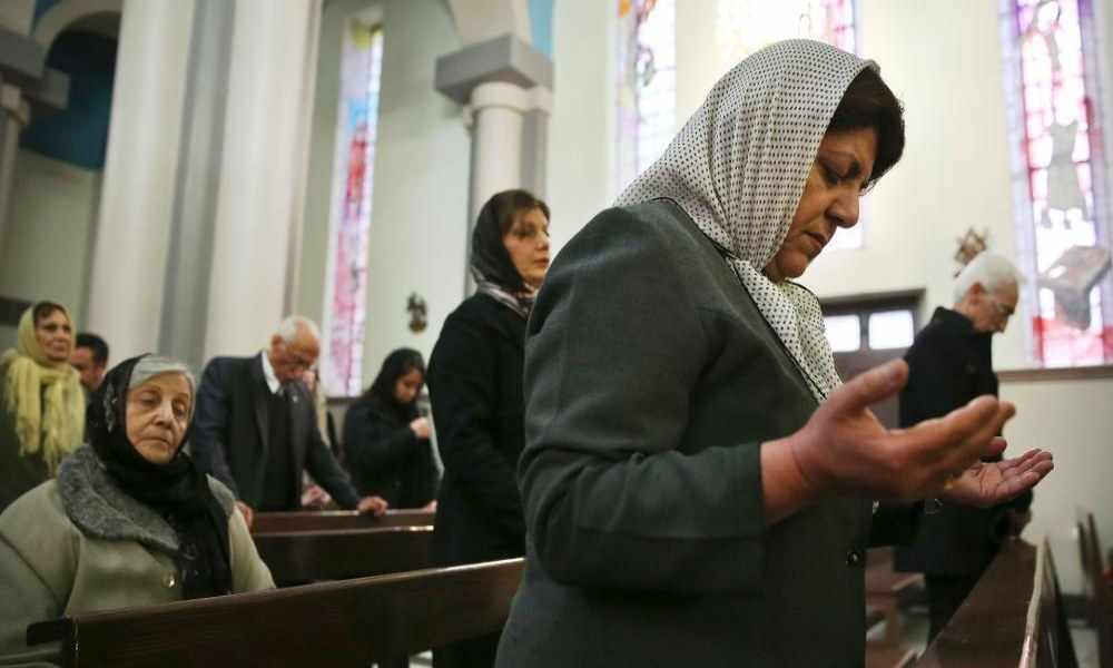 Irán llama a las iglesias «grupos enemigos» y niega persecución