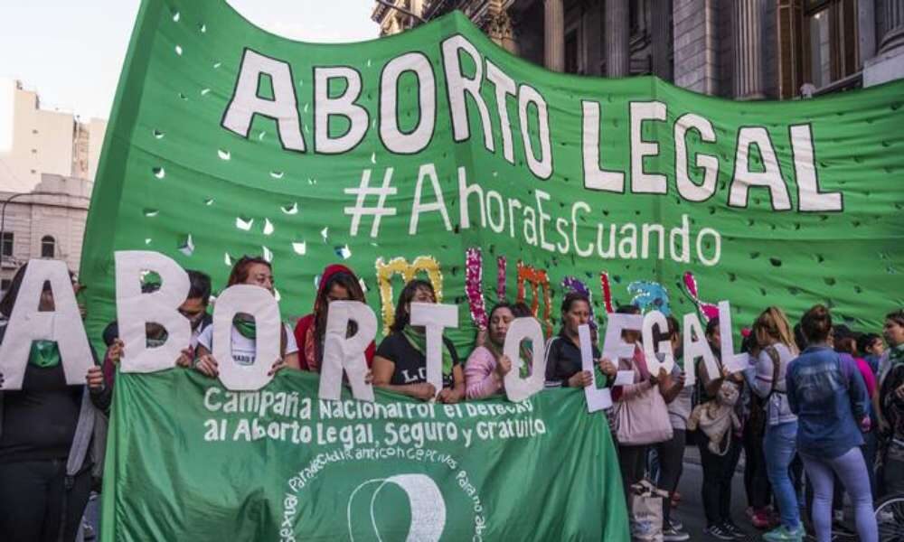 Más de 42,6 millones de abortos fueron realizados en 2020, superando principales causas de muerte en el mundo