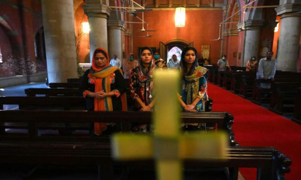 Regresan a casa cristianos pakistaníes amenazados por extremistas islámicos