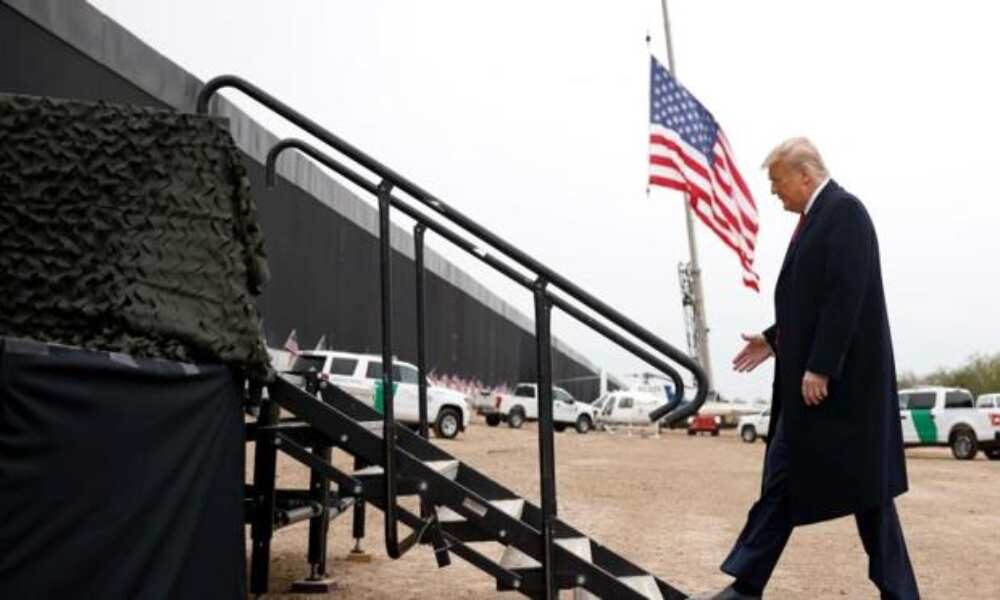 Trump felicita a AMLO por el control migratorio y lo llama “gran caballero”