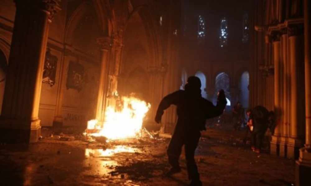 Extremistas musulmanes le prendieron fuego a iglesia cristiana