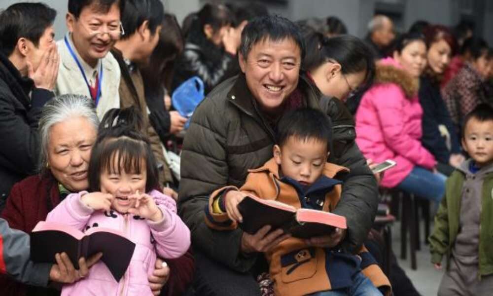 Número de cristianos en China ya es mayor que el Partido Comunista