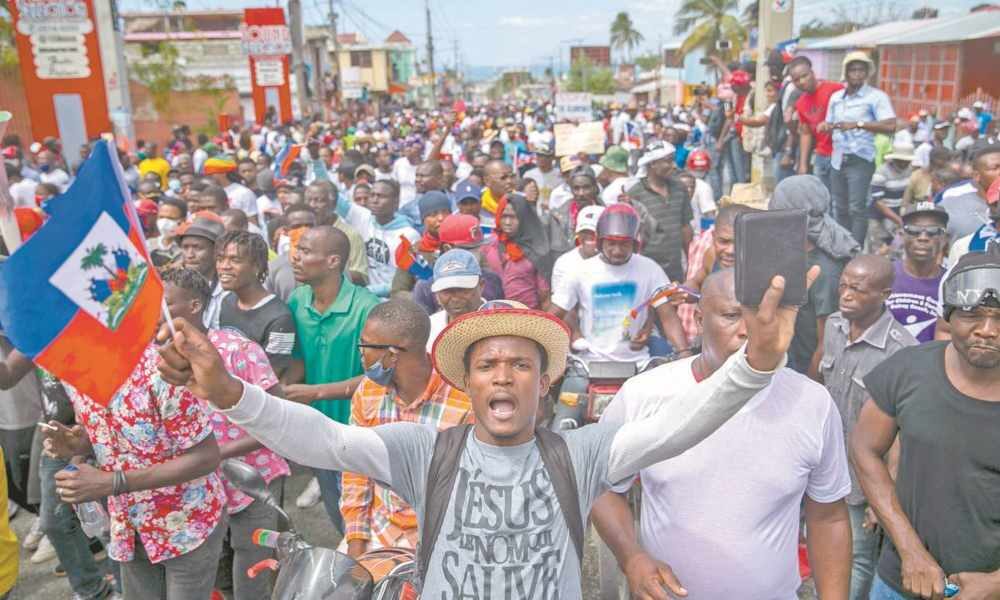 Haití: cristianos con Biblia en mano exigen la renuncia del presidente
