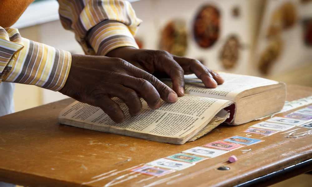 Organización bíblica pretende traducir la Biblia a 2.000 idiomas