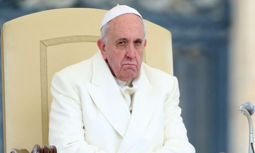 Sacerdotes desafían al Papa afirmando que bendecirán el matrimonio gay