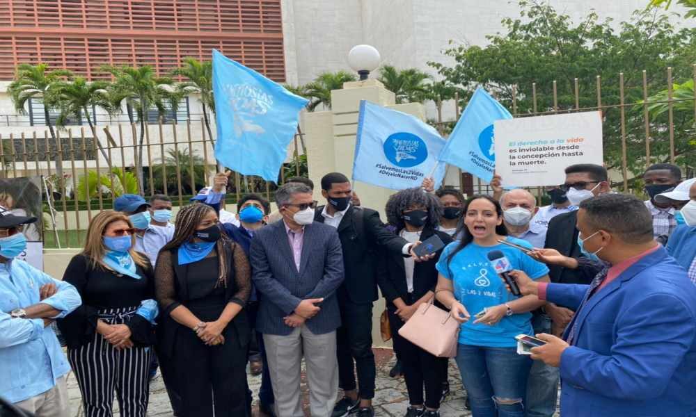 Santo Domingo: evangélicos se manifiestan frente al Congreso en rechazo al aborto