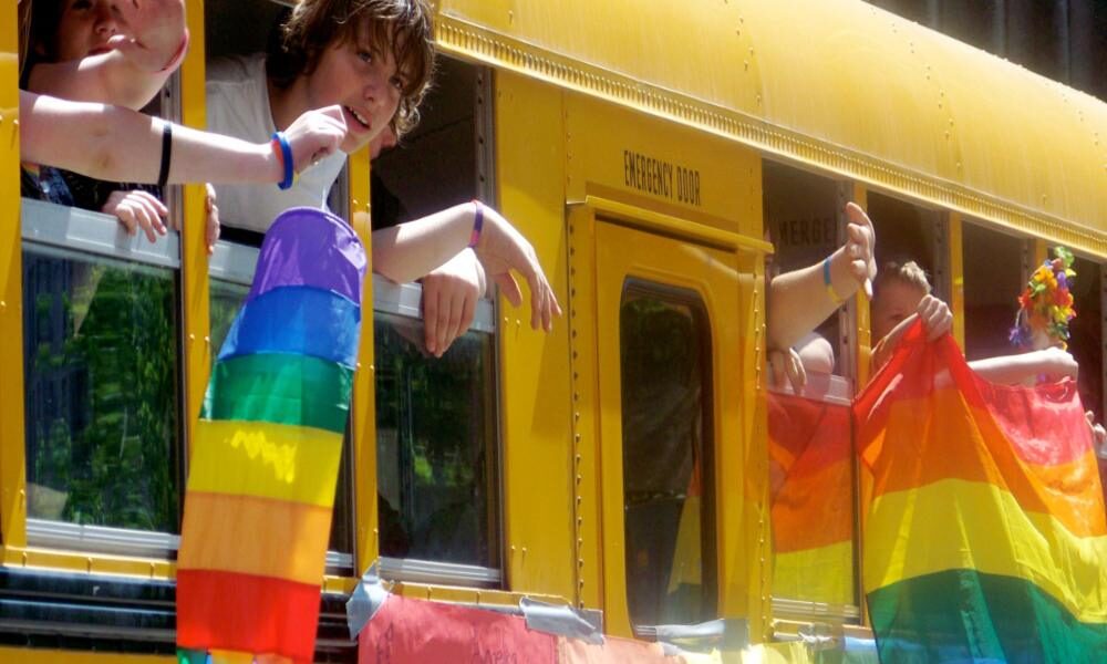 Escuela católica insta a utilizar términos inclusivos con las personas LGBT