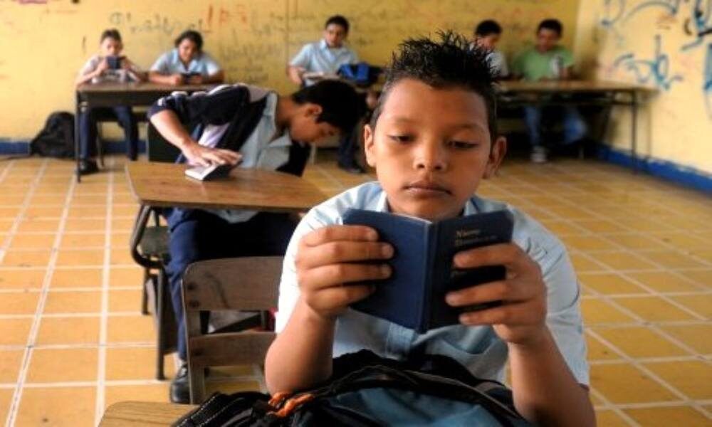 Brasil: ateos intentan evitar las lecturas bíblicas en las escuelas