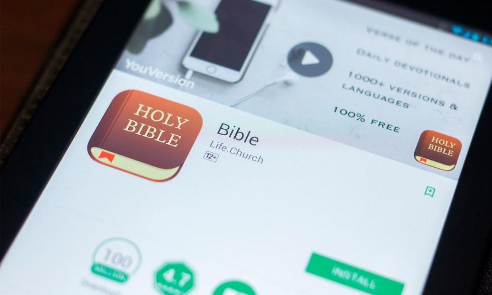China prohíbe descargar aplicaciones bíblicas y cierra cuentas cristianas