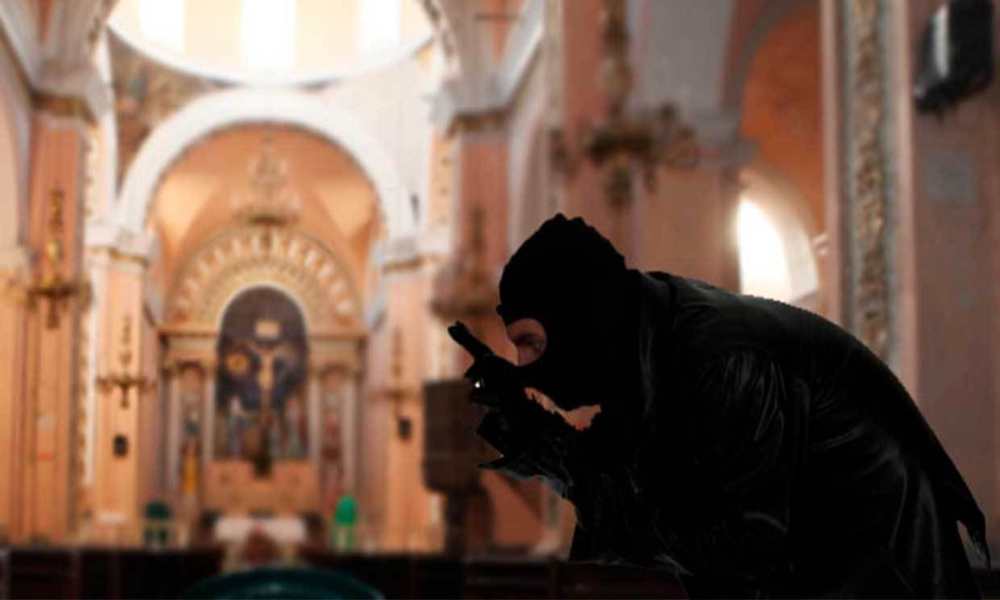 Ciudadanos rumanos arrestados por robar a más de 600 iglesias