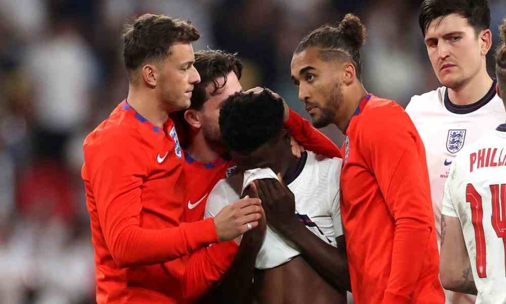 Iglesias condenan insultos racistas contra  jugadores de Inglaterra