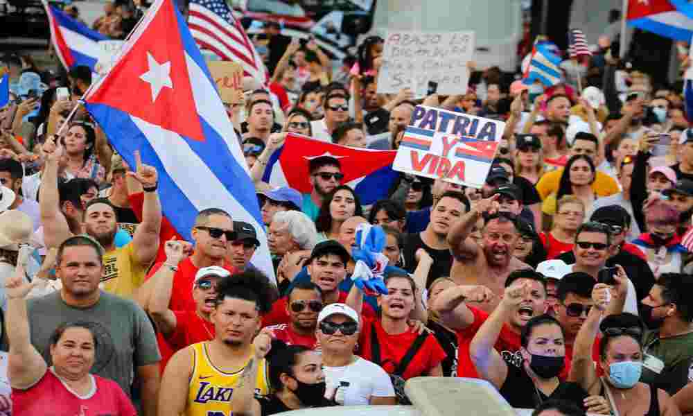 Senador Ted Cruz felicita a quienes luchan por la libertad en Cuba