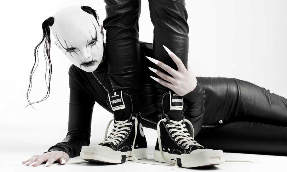 Internautas rechazan los nuevos zapatos Converse con símbolos satánicos