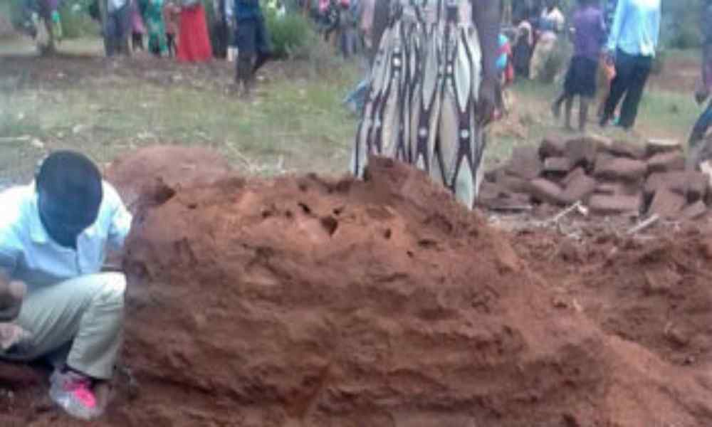 Islamistas entierran vivo a un cristiano en un hormiguero