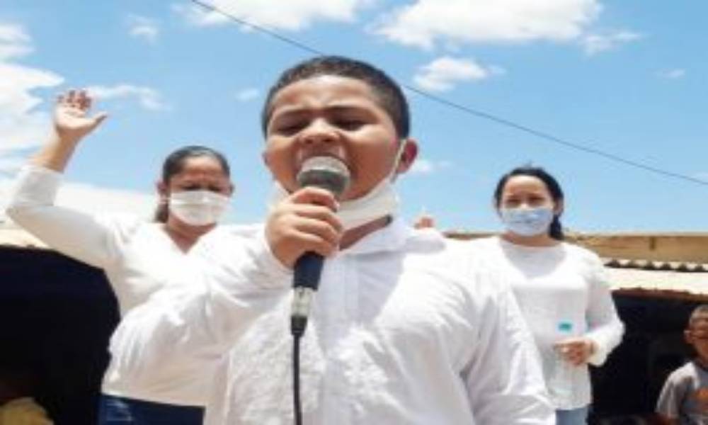 Niño predicador dice: “Si Venezuela busca más de Dios, saldrá de la crisis”