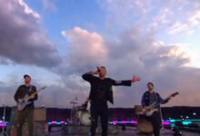 «Dios está en todas partes y en todos», dice Chris Martin de Coldplay