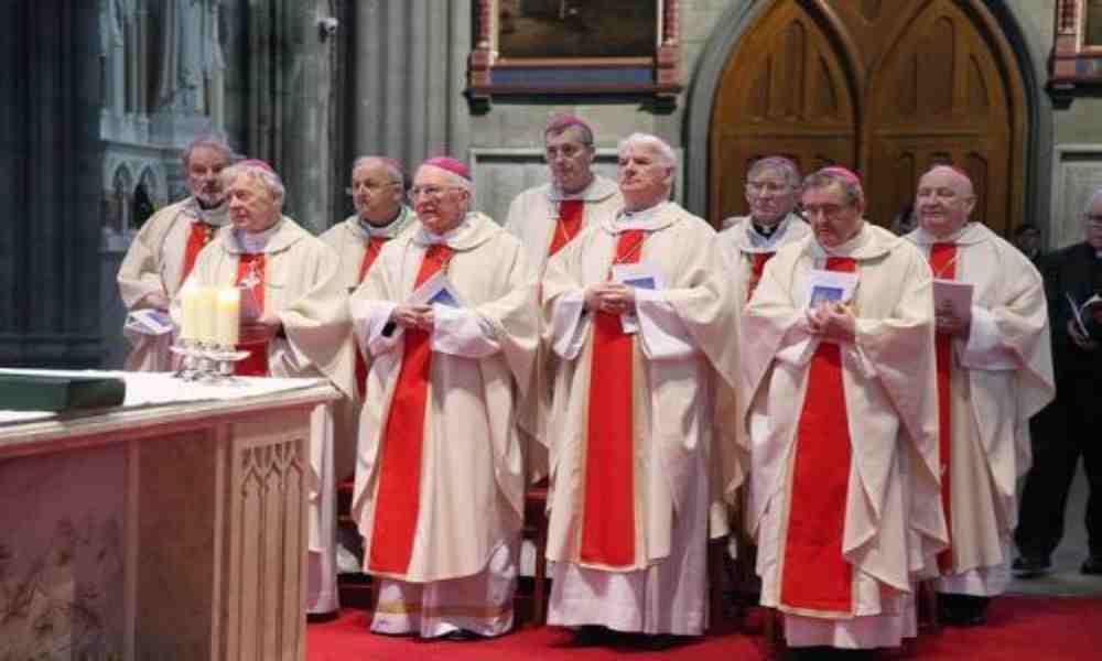 Obispos de Irlanda cambian de Biblia por una más inclusiva
