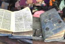 Encuentran Biblia intacta en una casa quemada en Brasil