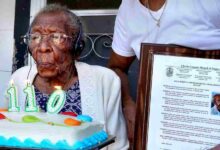 Mujer de 110 años asegura que su fe en Dios es la clave de su larga y feliz vida