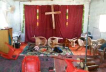 India: Radicales hindúes atacan con piedras y sillas una iglesia cristiana