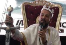 Se filtra video de un falso pastor coronándose en México