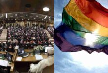 Vaticano se disculpa con grupo LGBT por excluirlos de su página web