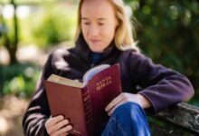 7 beneficios de leer toda la Biblia en un año