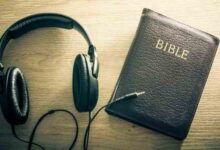 Dos podcasts sobre la Biblia lideran lista de Apple