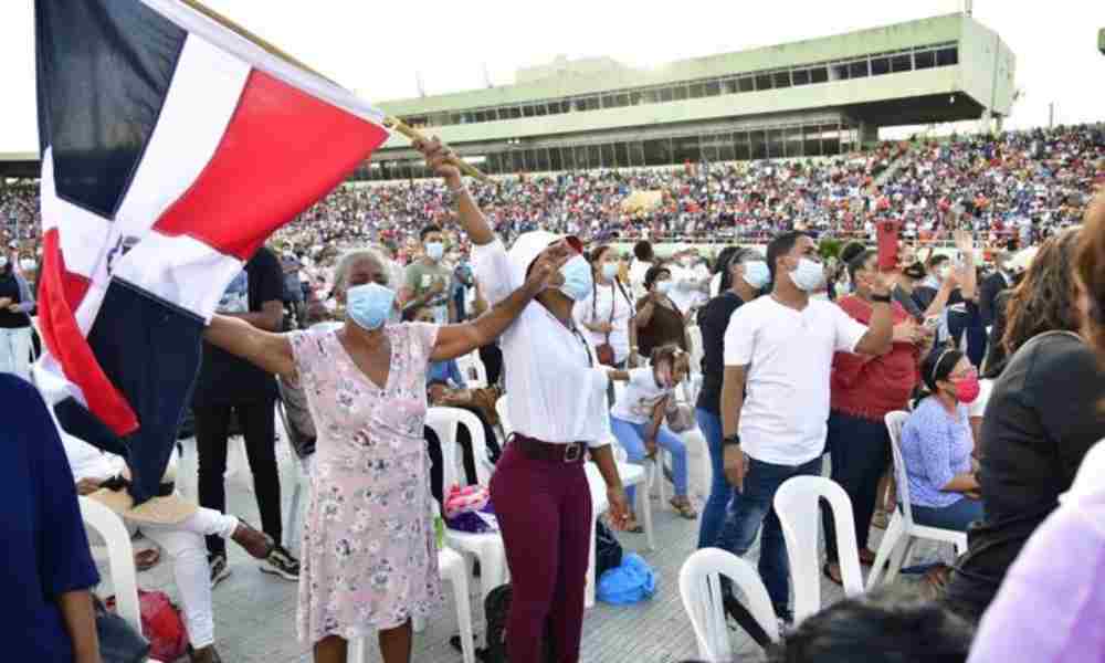 Miles de evangélicos celebran la ‘Batalla de la Fe’ en República Dominicana