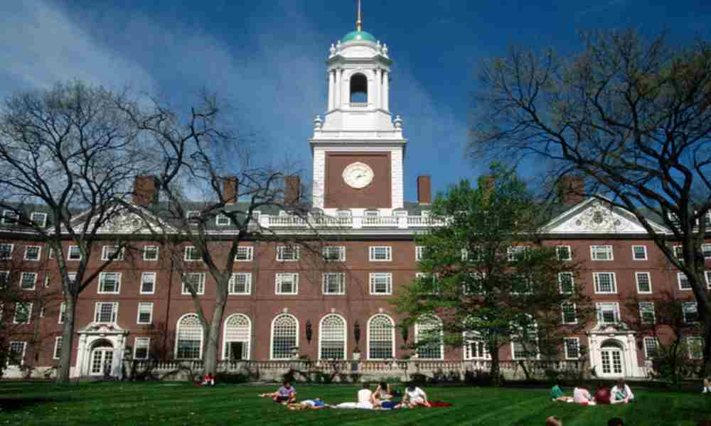Estudiante de Harvard proclama la fe en Jesús en el sitio web de la universidad
