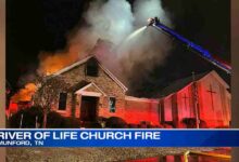 Tras ser destruido el templo por el fuego, iglesia crece