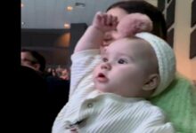 Bebé de nueve meses adora a Dios en la iglesia (Video)