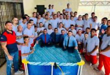 Más de 50 reclusos aceptan a Cristo y son bautizados en prisión de Brasil