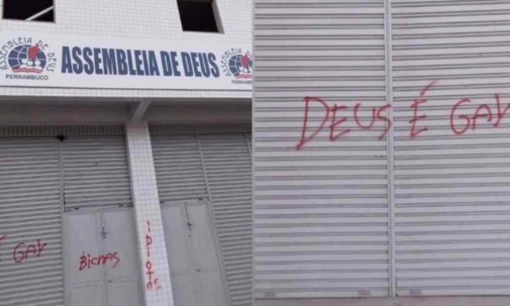 Activistas LGBT vandalizan con aerosol iglesia evangélica: ‘Dios es gay’