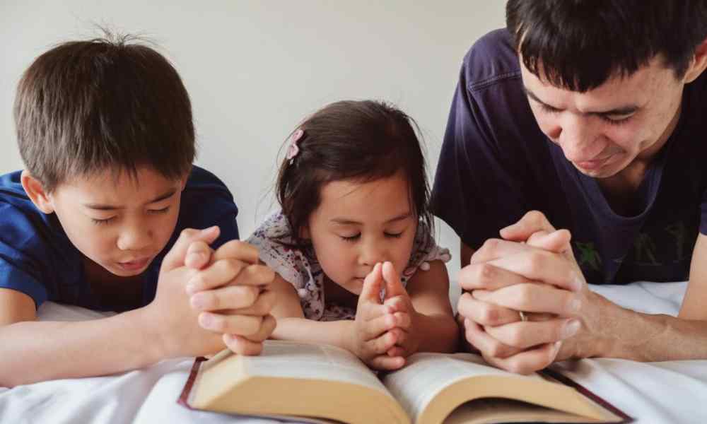 Mayoría de padres de niños pequeños no creen en Jesús para salvación