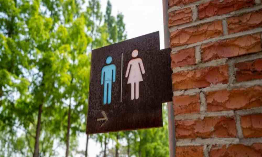 Oklahoma prohíbe a estudiantes trans usar baños diferentes a su sexo biológico