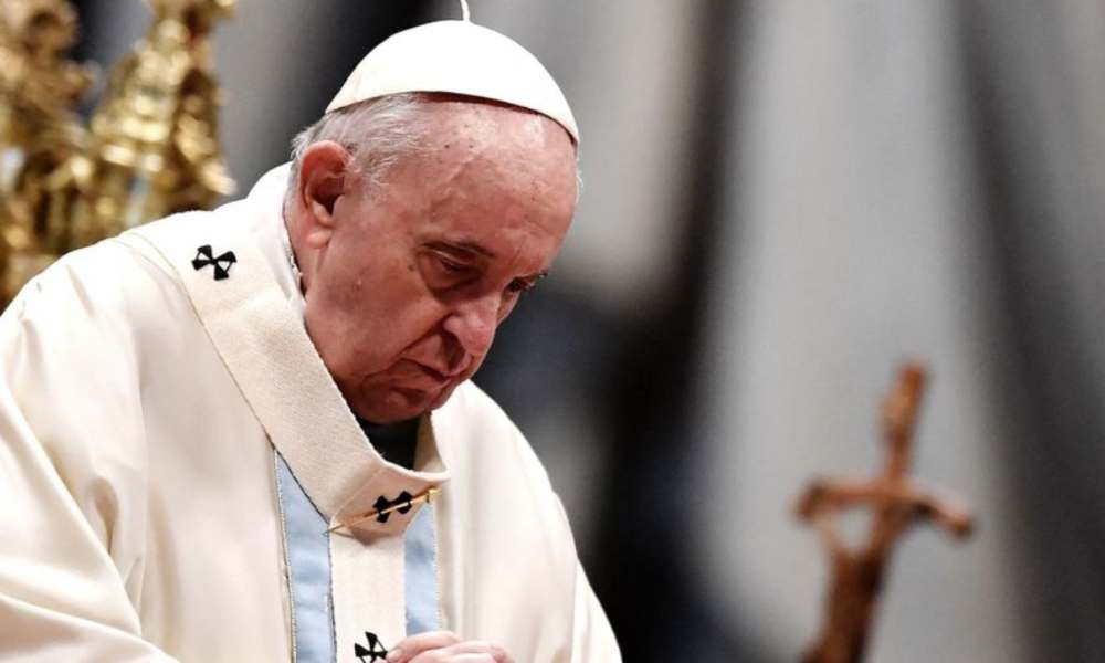 El papa Francisco dice que la iglesia católica no rechaza al LGBT