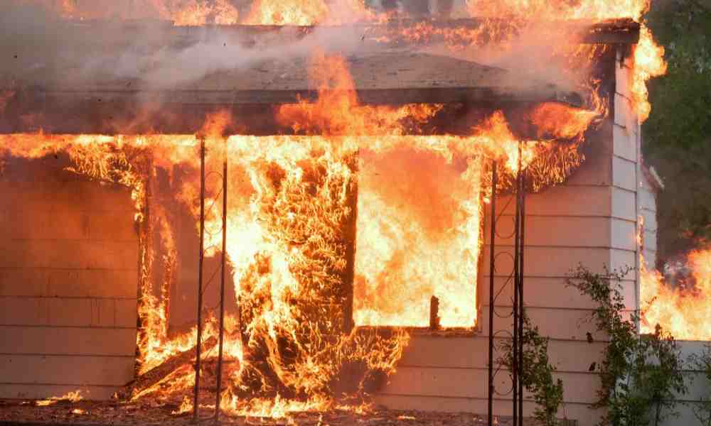 Fue Dios: Familia se salva de un incendio tras aviso sobrenatural