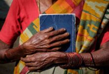 Biblia en audio llega a 180 mil personas, incluida una mujer de 108 años