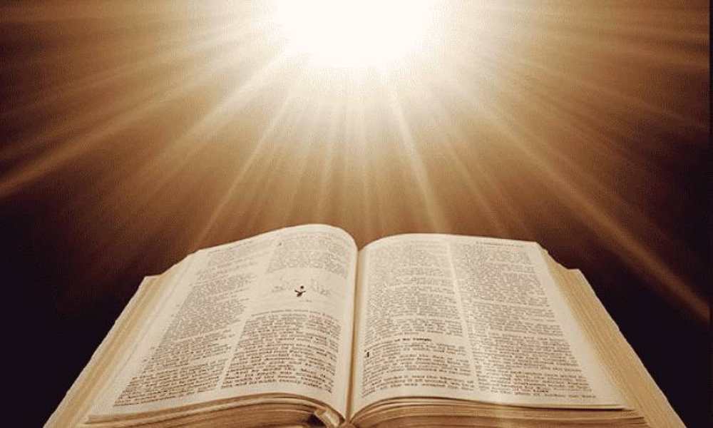 Estudio confirma el poder transformador y beneficios de leer la Biblia