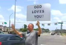 Ex drogadicto comparte esperanza en las calles de Alabama: «Dios te ama»