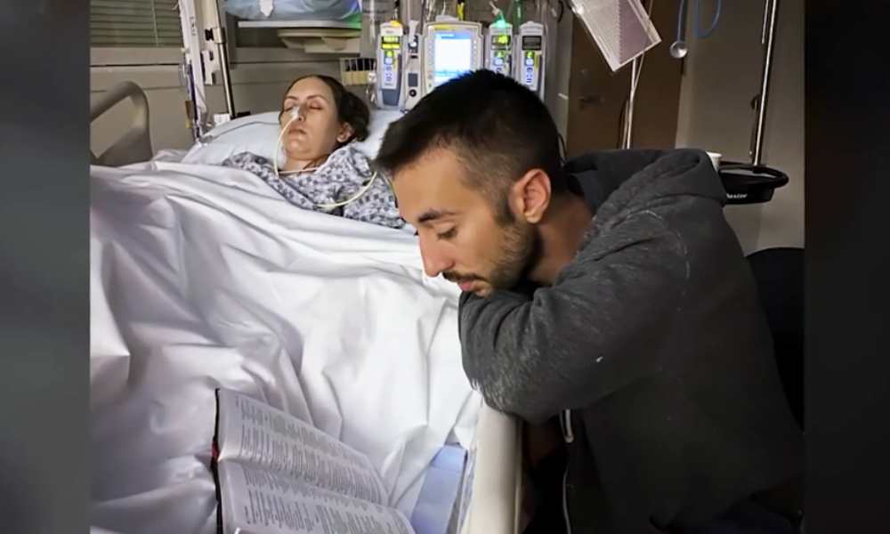 Joven sobrevive a 3 tumores cerebrales gracias a oraciones de su esposo