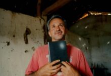 Testimonio: Hombre analfabeta sueña con aprender a leer la Biblia