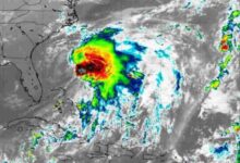 Tormenta tropical Alex se aleja de Florida y se dirige hacía las Bermudas