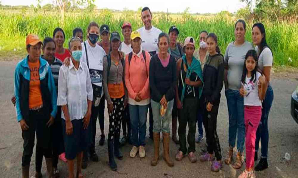 Iglesias en Venezuela ayudan a gente de un vertedero de basura
