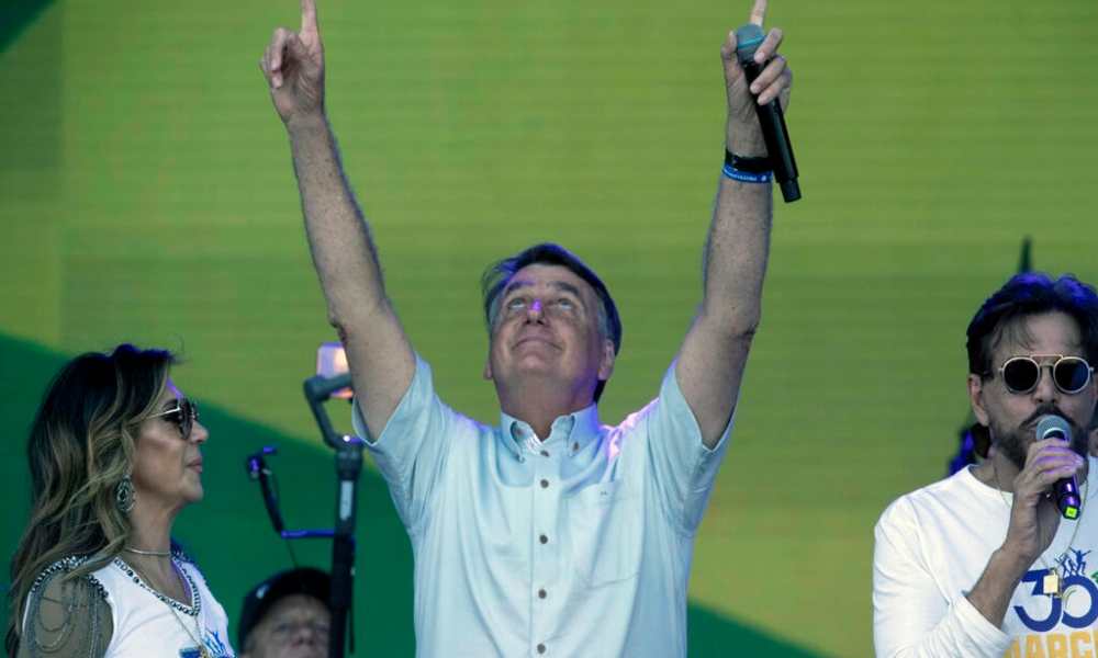 Bolsonaro afirma su rechazo frontal al aborto en marcha con evangélicos