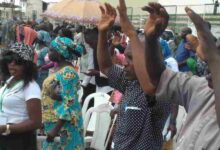 Cristianos en Nigeria se reúnen a alabar a Dios pese a persecución