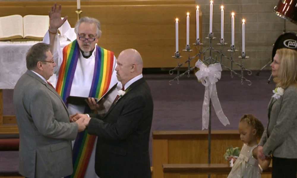 Iglesia Luterana de EEUU podría castigar a miembros que se oponen a la homosexualidad